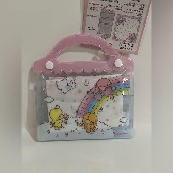 Little Twin Stars 2022 Hankerchief in Vinyl Pouch - Picture 2 of 7